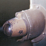 Lampa nawigacyjna w pełnej krasie. Zdjęcie pochodzi z książki Aerodetail 12 "Hawker Hurricane".